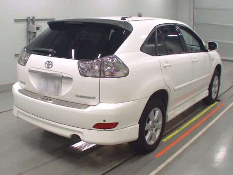 2004 Toyota Harrier ACU30W[1]