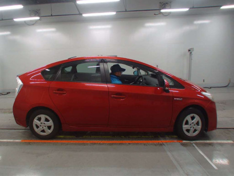 2010 Toyota Prius ZVW30[2]