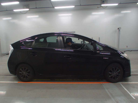 2010 Toyota Prius ZVW30[2]