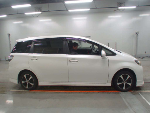 2015 Toyota Wish ZGE20W[2]