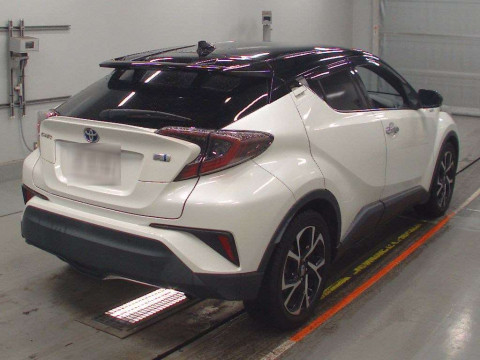 2017 Toyota C-HR ZYX10[1]