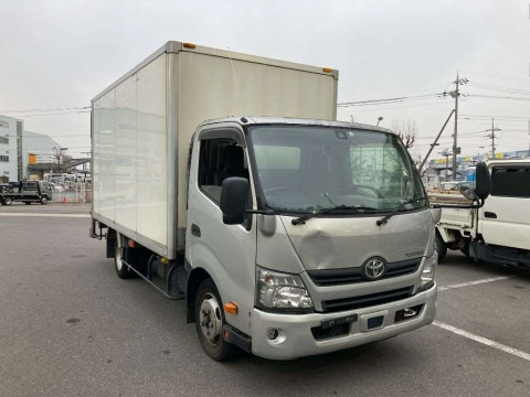 2018 Toyota Toyoace Truck XZU710[2]