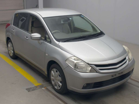 2005 Nissan Tiida C11[2]