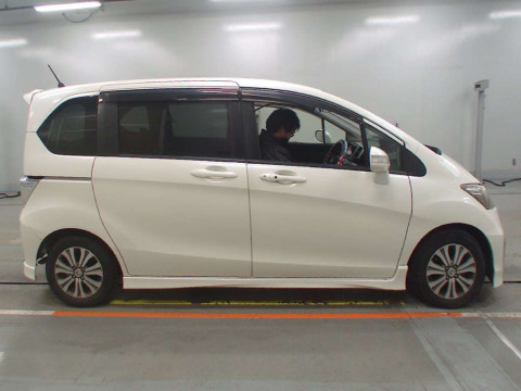 2012 Honda Freed GB3[2]