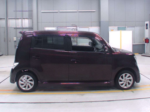 2009 Toyota bB QNC21[2]