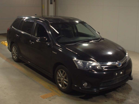 2013 Toyota Corolla Fielder NKE165G[2]