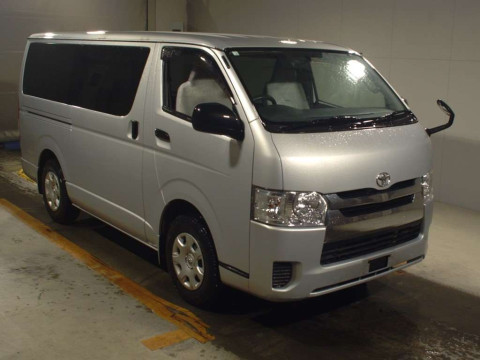 2016 Toyota Hiace Van KDH201V[2]