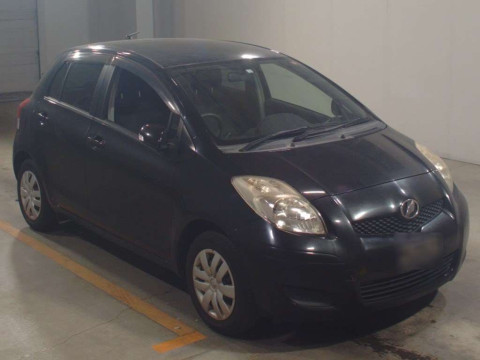 2010 Toyota Vitz SCP90[2]