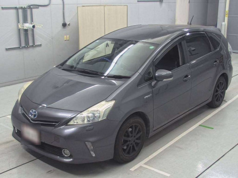 2013 Toyota Prius alpha ZVW41W[0]