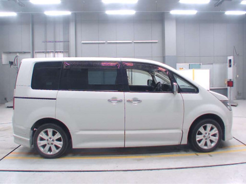 2012 Mitsubishi Delica D5 CV2W[2]