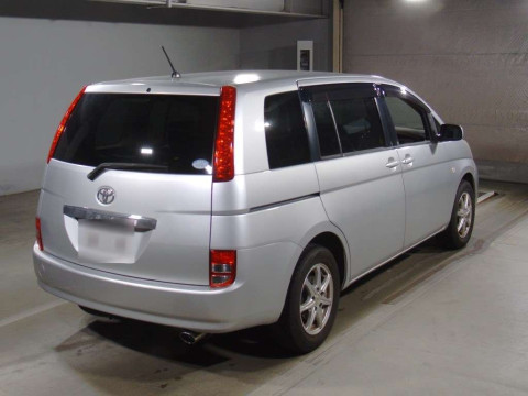 2004 Toyota Isis ZNM10G[1]