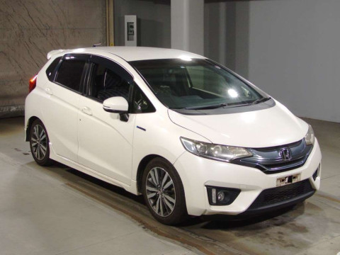 2014 Honda Fit Hybrid GP5[2]