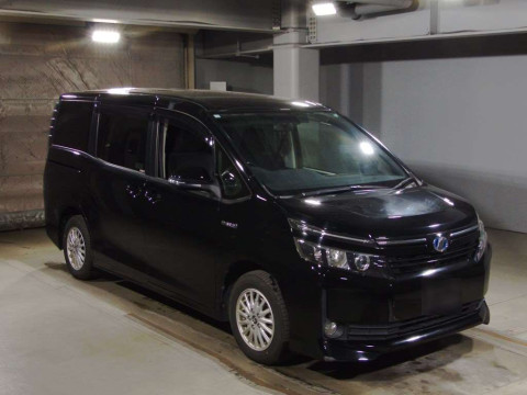 2015 Toyota Voxy ZWR80G[2]