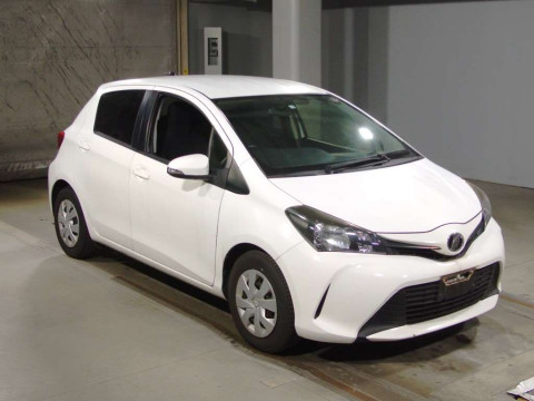 2016 Toyota Vitz NSP130[2]