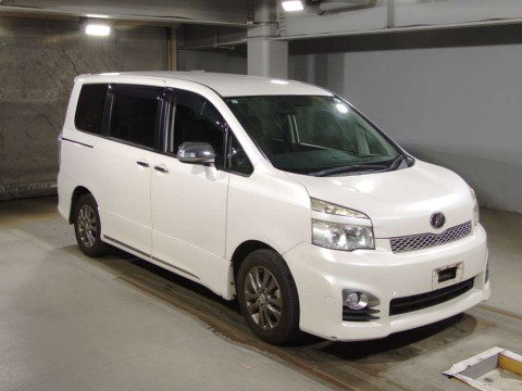 2011 Toyota Voxy ZRR70W[2]