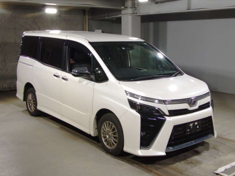 2019 Toyota Voxy ZRR85W[2]