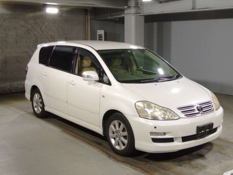 2004 Toyota Ipsum ACM21W[2]