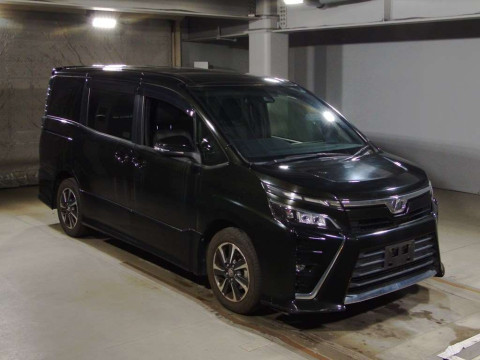 2017 Toyota Voxy ZRR80W[2]