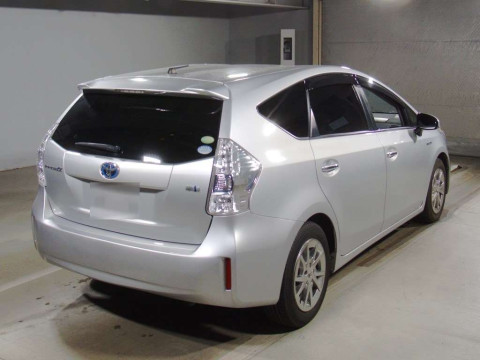 2014 Toyota Prius alpha ZVW41W[1]