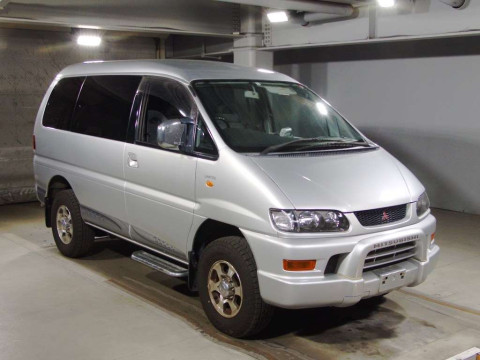 2002 Mitsubishi Delica Spacegear PD6W[2]