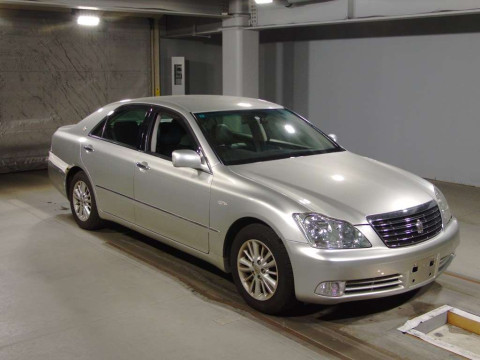 2004 Toyota Crown GRS180[2]