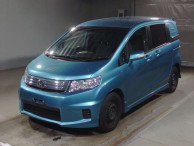 2011 Honda Freed spike hybrid