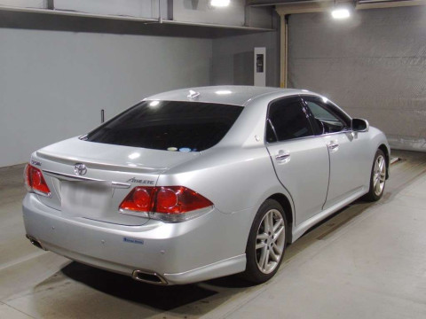 2012 Toyota Crown GRS200[1]