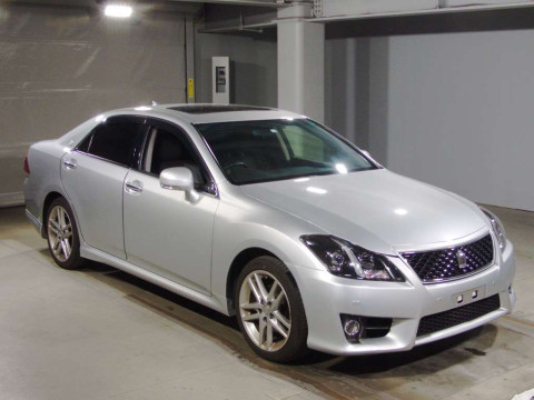 2012 Toyota Crown GRS200[2]