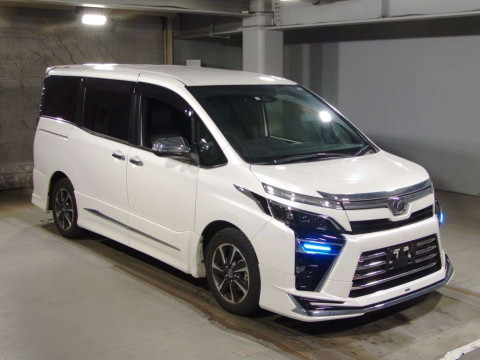 2019 Toyota Voxy ZRR80W[2]