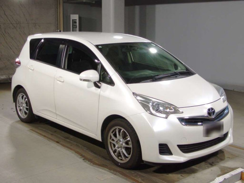 2015 Toyota Ractis NSP120[2]