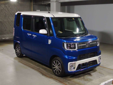 2017 Daihatsu Wake LA700S[2]