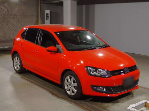 2013 Volkswagen Polo 6RCBZ[2]