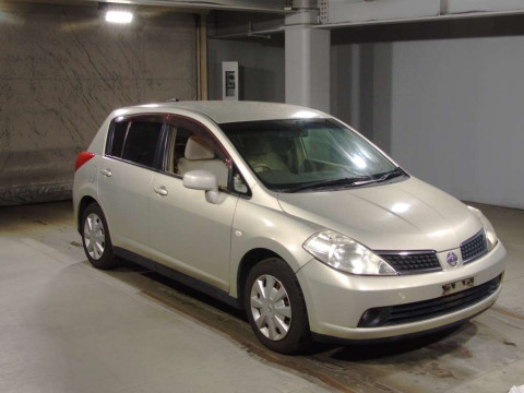 2008 Nissan Tiida C11[2]