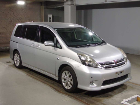 2010 Toyota Isis ZGM11W[2]