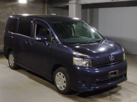 2008 Toyota Voxy ZRR70G[2]