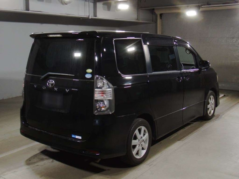 2008 Toyota Voxy ZRR70W[1]