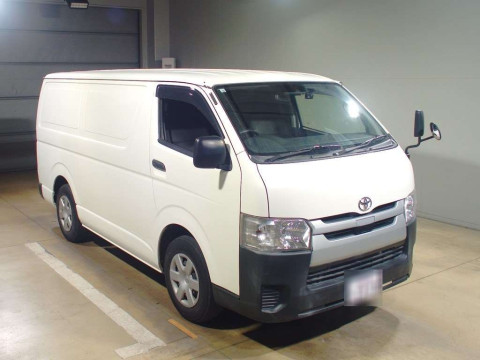 2018 Toyota Hiace Van TRH200V[2]