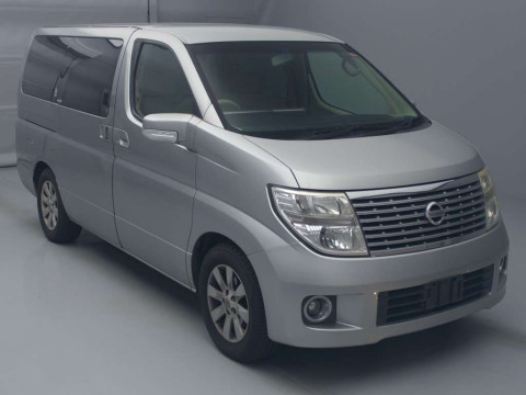 2004 Nissan Elgrand E51[2]