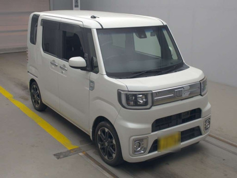 2016 Daihatsu Wake LA700S[2]