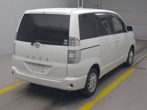 2006 Toyota Voxy AZR60G[1]