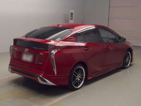 2016 Toyota Prius ZVW55[1]