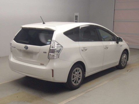 2014 Toyota Prius alpha ZVW40W[1]