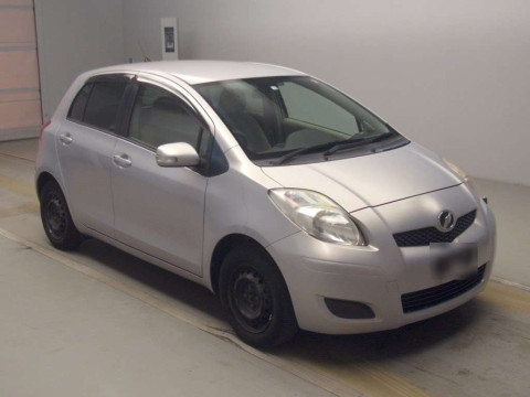 2010 Toyota Vitz SCP90[2]