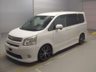 2007 Toyota Noah