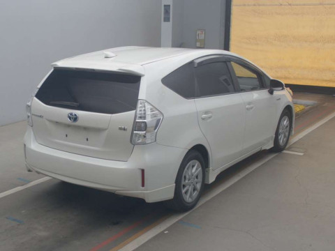 2011 Toyota Prius alpha ZVW41W[1]