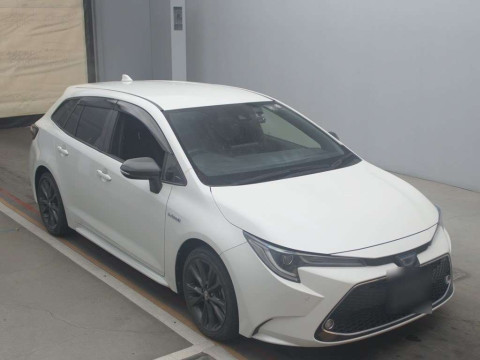 2020 Toyota Corolla Touring Wagon ZWE211W[2]