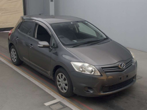 2010 Toyota Auris NZE151H[2]