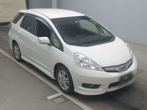 2012 Honda Fit Shuttle Hybrid GP2[2]