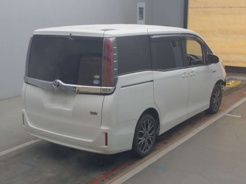 2018 Toyota Noah ZWR80G[1]