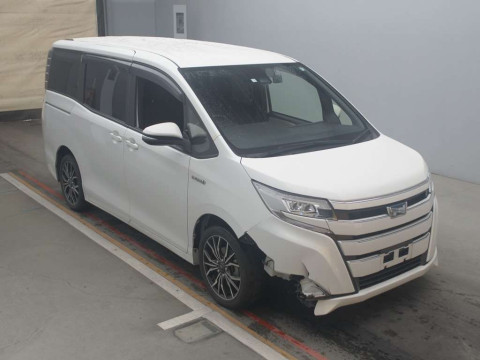 2018 Toyota Noah ZWR80G[2]